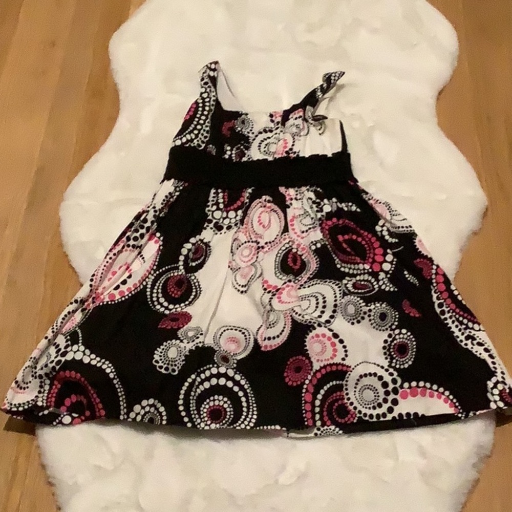 Black circle color dress, very cute for  special occasions, size 8 in kids,